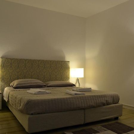 Gabrielli Rooms Et Apartments Sant Antonio Alloggio 4 M0230914084 Верона Экстерьер фото