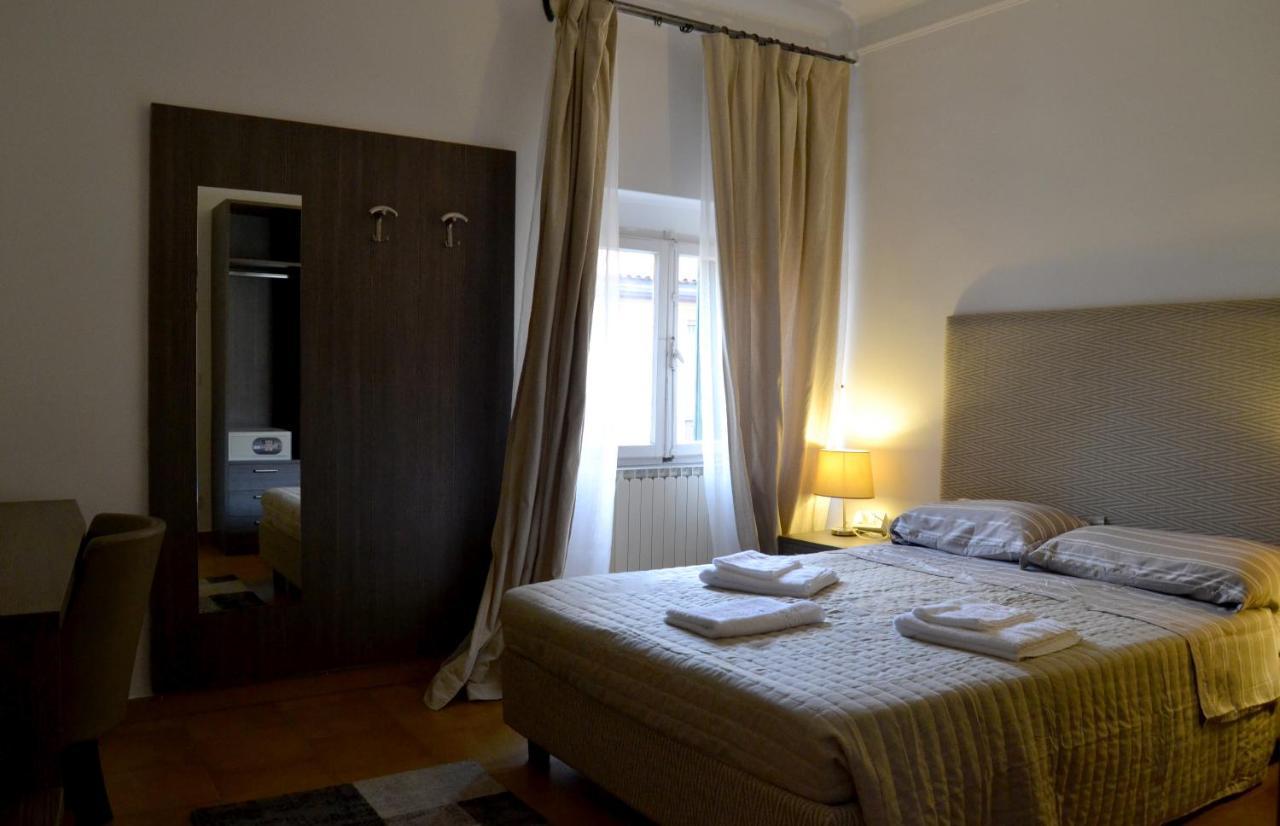 Gabrielli Rooms Et Apartments Sant Antonio Alloggio 4 M0230914084 Верона Экстерьер фото