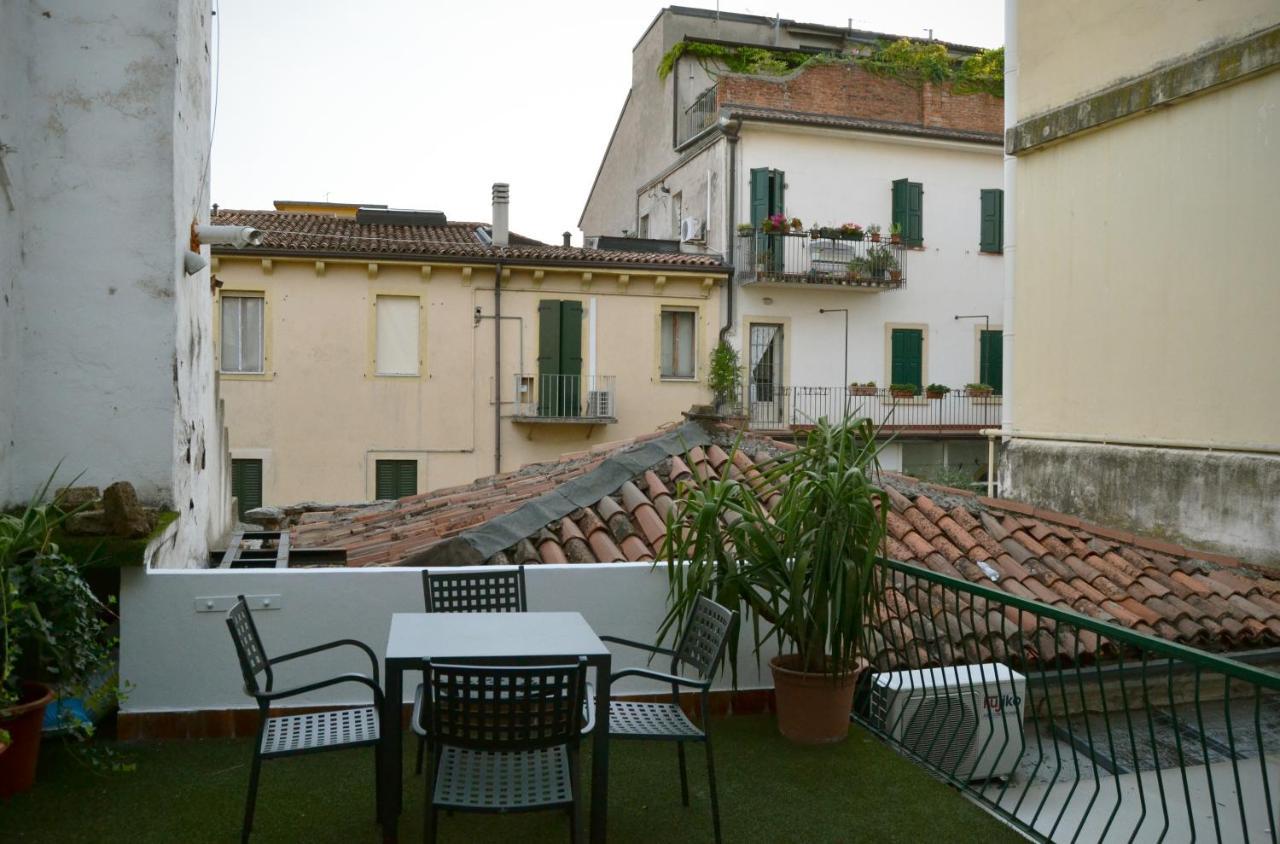 Gabrielli Rooms Et Apartments Sant Antonio Alloggio 4 M0230914084 Верона Экстерьер фото
